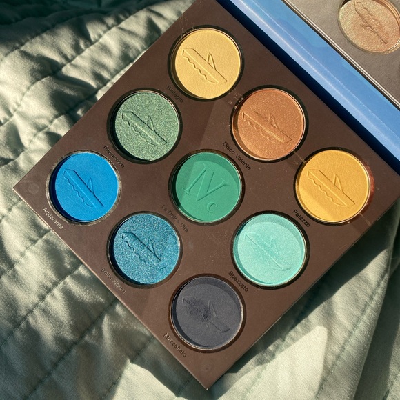 NOMAD Cosmetics Lake Como eyeshadow palette - Picture 6 of 10